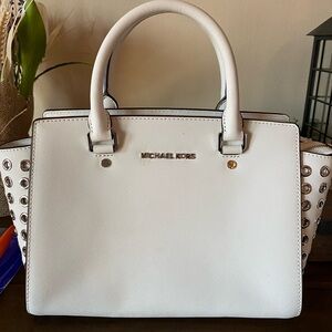 Michael Kors white hand bag
